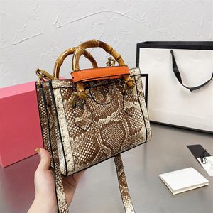 2021 Осень F W Classic Square France Women Sags Snake Patten Bamboo Saint Top Top Tot