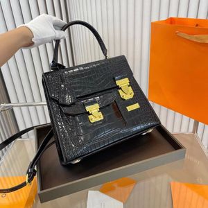 Tasarımcılar çanta deri el çantası lüks mektup tote crossbody çanta büyük kapasiteli omuz çantaları klasik sadelik moda trend iyi maç çok güzel kutu