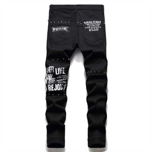 Erkekler Kotlar Erkekler İskoçya Kırmızı Ekose Patchwork Jeans Punk Perçin Yaması Siyah Denim Pantolon Kafatası Harfleri Baskılı İnce Düz Pantolon T221102