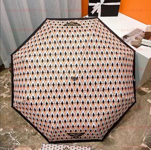 Tasarımcı Şemsiye P Mektup Baskı Şemsiye Bayan Su Geçirmez Rüzgar Geçirmez Güneş Gölgesi Seyahat Taşınabilir UV Koruması Üç katlı şemsiye kutu düğün hediyesi DA-1103