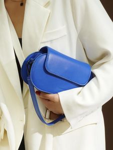 Mektup şeker çok sevimli kız kürk zinciri hbp crossbody çanta erkekler klasik teslim sokak üst marka çantası İtalya moda çantaları tasarımcı Samrt Messenger Real Women Sliver