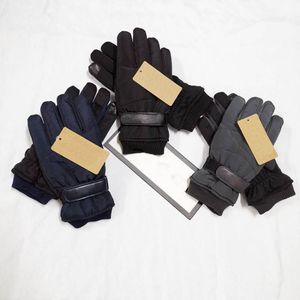 Зимние мужчины водонепроницаемые перчатки на открытые анти-кудовые варежки пять пальцев 3 цвета с тегом оптом