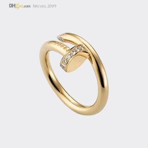 Tırnak Ring Tasarımcı Yüzük Sevenler Klasik Elmas Bant Yüzükleri Lüks Takı Titanyum Çelik Altın Kaplama Asla solma alerjik altın gümüş gül altın Noel Hediyesi