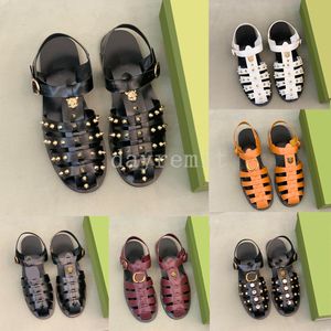 Erkek sandalet kauçuk tokalı sandalet tasarımcı terlik perçin sandal şeffaf slayt ayak bileği tokaları düz topuk terlik yaz moda plaj ayakkabıları kutu ile