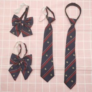 Бабочка деловая одежда DK Серебряная шелковая корона Navy Navy Blue Tie School ormiform Student Stripe College Style JK костюм