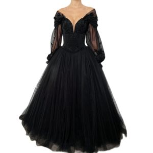 Siyah Gotik Balo Elbiseleri V Boyun Kabarık Uzun Kollu Gece Önlükleri Boncuk Robes De Soiree ile Dantel Aplikler