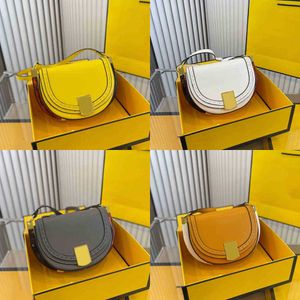 Shopping Bags Shoulder Saddle Designer British Style Handbags Crossbody Purses Amber Decoration Lady Messenger 220902