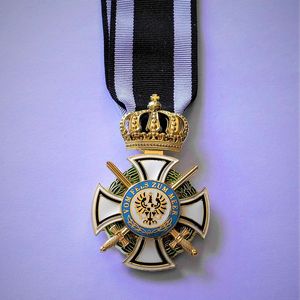 Rozet Broşlar 1. Dünya Savaşı Alman Prusya Kraliyet Evi Hohenzollern Nişanı Kılıçlı Şövalye Haçı Komutan Sınıfı Kurdele Dahil 221111