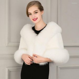 Женский мех 2022 зимняя женщина пушистые куртки модные изделия из искусственные короткие пальто Slim Fit The Witry Warm Wedding Dress Streetwear Outwear