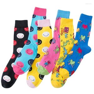 Erkek Çorap 10 Çift/Lot Renkli Spor Taraması Pamuklu Erkekler Komik Toptan Fiyat Ortamı ve Yüksek Namlu Dört Mevsimler