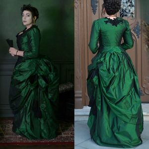 Vintage zümrüt yeşil gotik gece elbise taban uzunluğu uzun kollu dantelli giyinç top Victoria Bustle balo parti elbisesi