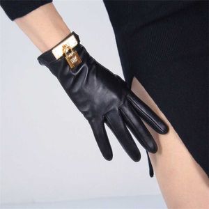 Lüks Metal Kilit kadın Koyun Derisi dokunmatik ekran eldiveni Kış Sıcak Kadife Astarlı Hakiki Deri Eldiven Kadın Siyah Eldiven