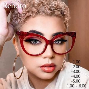 Óculos de sol Frames Myopia Glasses Mulheres Sexy Red Cat Eye Grosses Frames for Women Luxury Fashion Prescription Óculos ópticos Eyewear T2201114