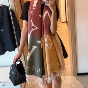 23SS Moda Tasarımcı Eşarp Sonbahar Kış Uzun Şallar Gradyan Renk Eşarpları Kadın Marka Kaşmir Eşarpları Kadınlar İçin Yumuşak Dokunma Sıcak sargılar Etiketler 2023