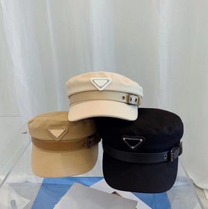 Moda 2022 Chapéu Boina Feminino Com Cintos Para Mulheres Designer Simples Chapéus de Jornaleiro Triângulo de Metal Boinas Pretas Bonés Topo Plano à Prova de Vento Chapéu de Algodão Puro