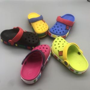 Tasarımcı tıkanma sandalet terlik slaytları klasik çocuk ayakkabıları yürümeye başlayan çocuklar yaz sandalet bebekler erkek çocuklar genç gençlik otantik spor ayakkabılar ayakkabı bebek eğitmenleri