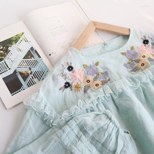 Kadın Bluzları Bahar Sonbahar Kadınlar All-Match Mati Kei Kız Çiçek İşlemeli Fırfil Dantel Trimler Gevşek Büyük Boy Konforlu Keten