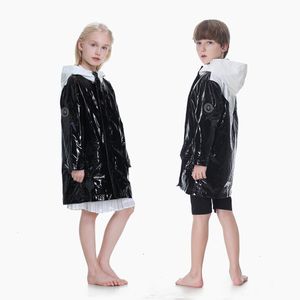 Tench Coats Marka Çocuklar Genç Yağmurluk 214 Yıl Klasik Yağmur Trench Parka Rüzgara Dayanıklı Su Kurtlayıcı Çocuklar için Bakım Kolay 221125
