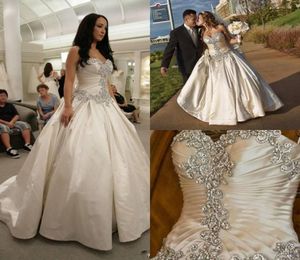 Saten muhteşem gelinlik gelin elbisesi kristalleri boncuklu sevgilim yaka tasarımcısı süpürme treni bir çizgi özel yapılmış artı boyut vestido de novia