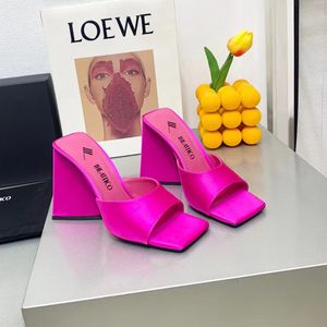 Son moda kadın terlik siyah ipek kare ayak parmağı flip flop kalın topuklu mini yaz ayakkabıları 10 cm kadın sandalet tasarımcısı yüksek topuklu fabrika ayakkabı