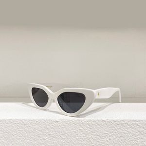 Tasarımcı Cateye Güneş Gözlüğü Kadınlar Beyaz Gri Lens Güneş Gözlükleri UV400 Production Gözlük