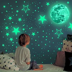 Duvar çıkartmaları 435pcsset aydınlık ay yıldız duvar çıkartması Çocuklar için yatak odası tavan ev dekorasyonu DIY dekal parıltısı karanlık duvar kağıdı duvar 221008