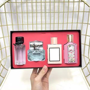 Factory Wholesale Floral Perfume for Women Luxury Collection 4*25ml Highly Customizable Gift Box Perfume Set Fast Shipping