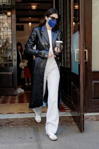 Kendal Jenner Elbiseler Gigi Kürk Uzun Bezelye Topken Tüy Ceket Siyah Palto Yün Yün Rüzgar Yemeği Blazer Trench Coat Düğmesi V Neck Kadınlar Kim