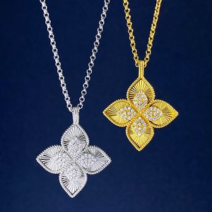 Lüks Marka Yonca Tasarımcı Kolye Kolyeleri Kadınlar için 18K Altın Gümüş Tatlı 4 Yapraklar Çiçek Çift Sıralı Zarif Kazak Kolye Parlayan Kristal Elmas Takı