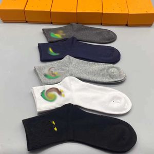 Erkek çorap mektup pamuk nedensel uzun Çorap paris tarzı ilkbahar ve yaz rastgele renk