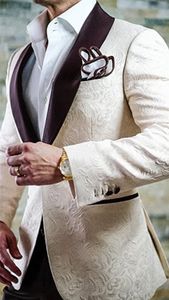 Fildişi kelebek jakard damat smokin kabartmalı üç boyutlu desen erkekler blazer 2 adet takım elbise gelinlik balo giyim çok renkli isteğe bağlı