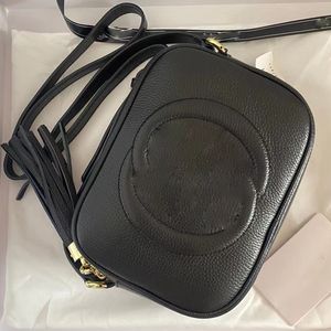 Soho küçük deri disko çantası kabartmalı birbirine taşıyan g kompakt omuz çantaları deri püskül fermuar çekme lüks tasarımcı kadın crossbody cüzdan cüzdan