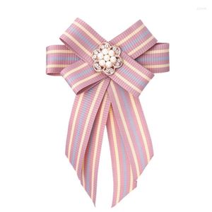 Бруши I-Remiel 2108 Bowties Bows Bows Tie Brooch Craish Crystal Pins и Corsage Butterfly Blouse Accessories Pin