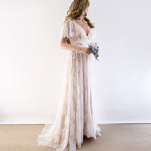 Свадебное платье Boho v Шея Кепкая рукава кружевное пляжное свадебное платье дешевое без обработанного платья по заказу a-line elegant