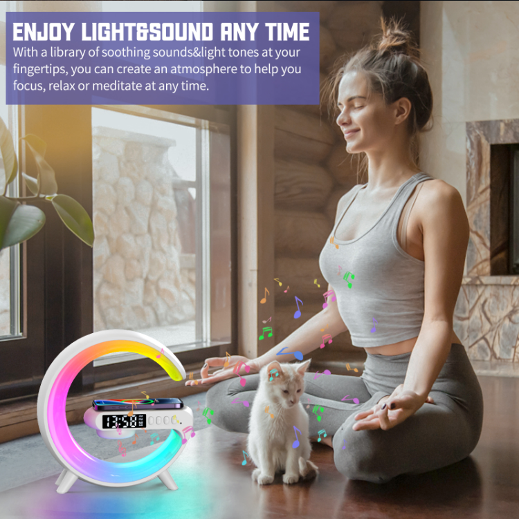 OEM 2024 Küçük Kablosuz Hızlı Şarj Cihazı Bluetooth Hoparlör Qi Telefon Çok Fonksiyonlu Beyaz Gürültü Uyandırma RGB Gece Işık Akıllı Lamba LED Çartı Saat Masası Masa Hediye