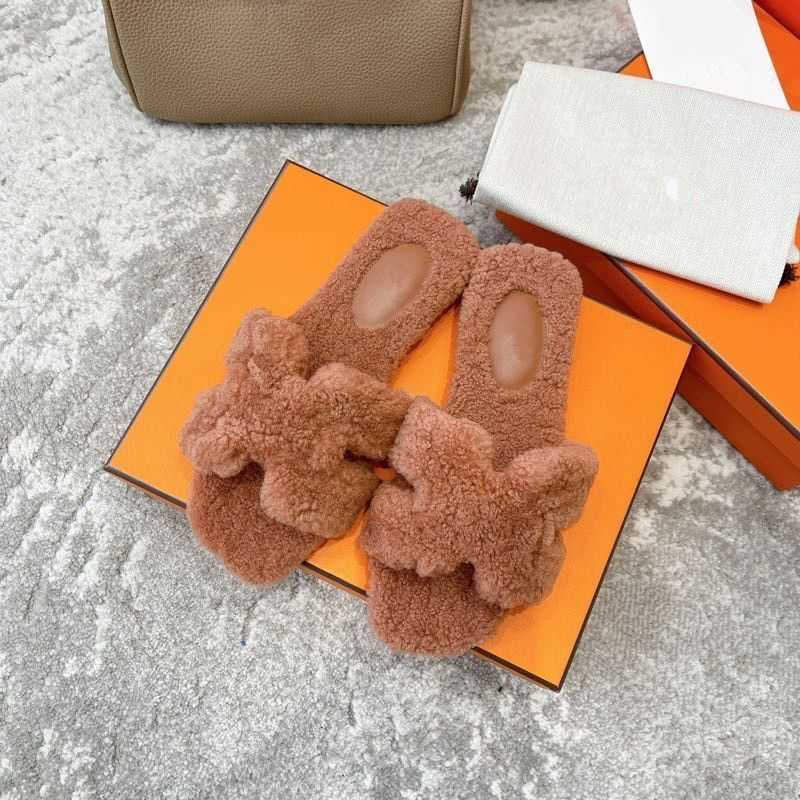 wool oran lamb designer sandal teddy bear furry net women slippers dsigner slipper shoes 2023 winter red fur one piece flat bottom outer l h
wool oran lamb designer sandal teddy bear furry net women slippers dsigner slipper shoes 2023 winter red fur one piece flat bottom outer l h