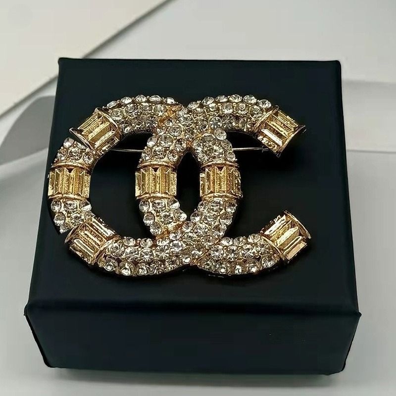 Designer Brooch Pins: Luxury Letter Brooches With... From Good_makeup, &Price; | DHgate.Com