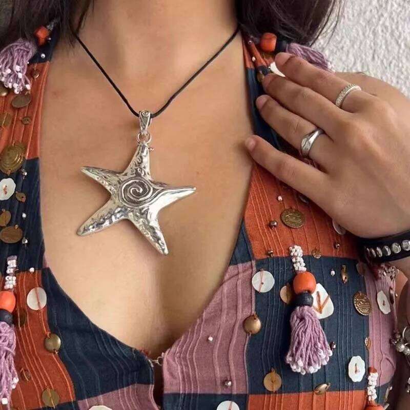 Exaggerated Metal Starfish Pendant Necklace For Women.. - Image 2