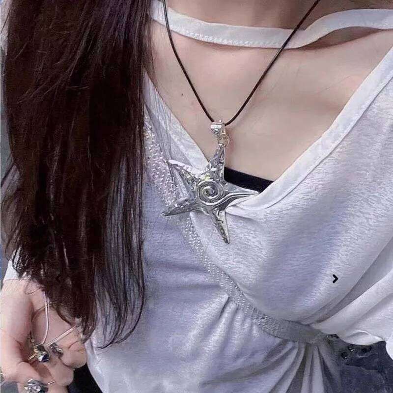 Exaggerated Metal Starfish Pendant Necklace For Women.. - Image 4