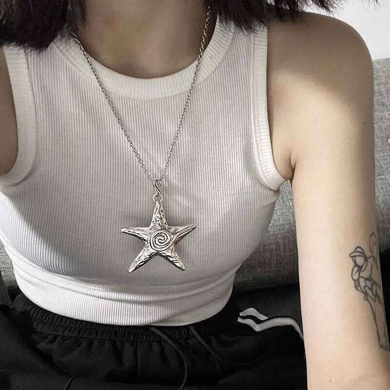 Exaggerated Metal Starfish Pendant Necklace For Women.. - Image 3