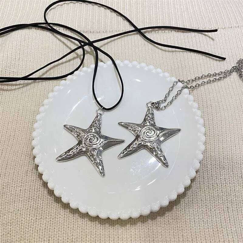 Exaggerated Metal Starfish Pendant Necklace For Women.. - Image 5