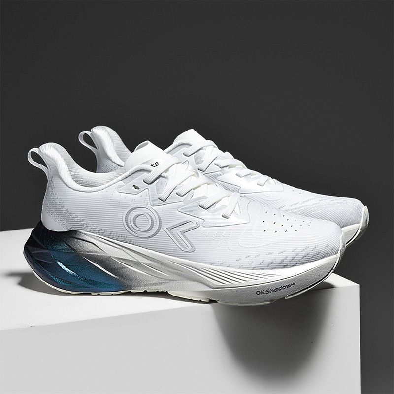 Minimalist Women And Mens Black Chunky Mesh Dad Sneakers With Reflective Accents_voghion.com