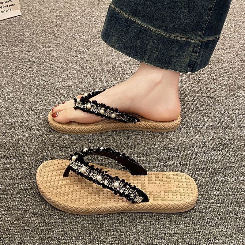 Hot Air Beach Slippers 2026 New Summer Flip Flops Fashionable Thick Soled Holiday Non Slip Clip On Shoes_voghion.com