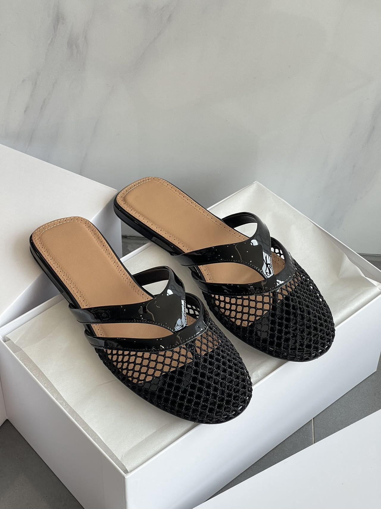 Womens Mesh And Patent Leather Slide Sandals Flat Backless Mules_voghion.com