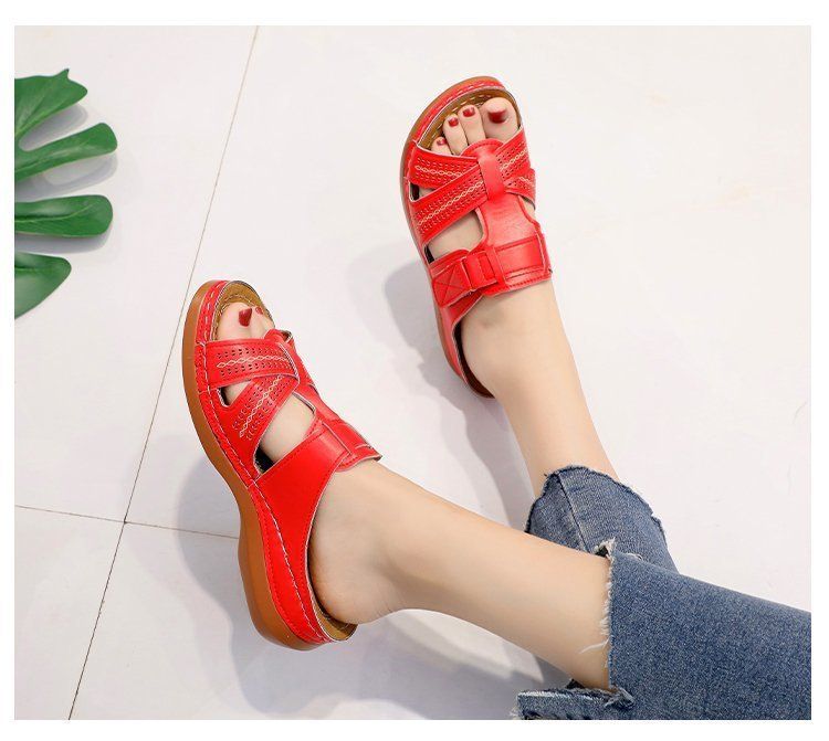 Spedizione gratuita 2026 Nuove scarpe da donna di tendenza Sandali alla moda stile europeo e americano retrò tinta unita suola spessa_voghion.com