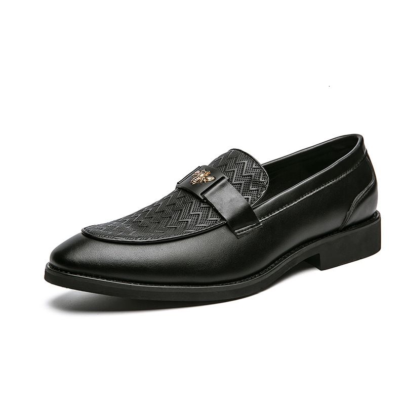 Mocassini da uomo in pelle, modello classico slip-on con morbida soletta imbottita, ideali per gli spostamenti quotidiani e per outfit casual-eleganti._voghion.com