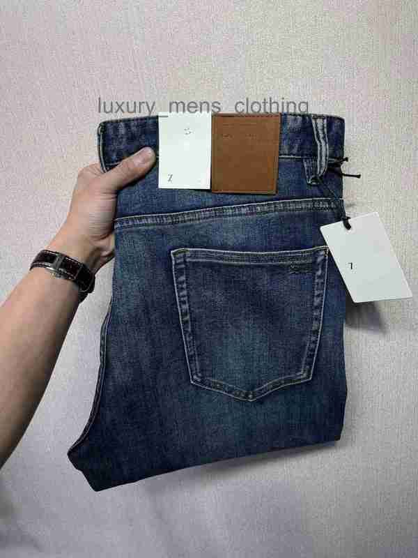 Designer jeans luxury men's jeans Autumn and winter thick denim jeans stylish and slim-fit Combining Vintage Design Elements with Modern Comfort KV54 Men's Jeans