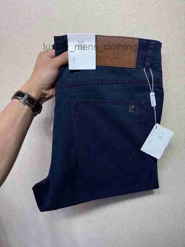 Designer jeans luxury men's jeans Autumn and winter thick denim jeans stylish and slim-fit Combining Vintage Design Elements with Modern Comfort KV54 Men's Jeans