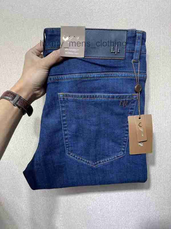 Designer jeans luxury men's jeans Autumn and winter thick denim jeans stylish and slim-fit Combining Vintage Design Elements with Modern Comfort KV54 Men's Jeans