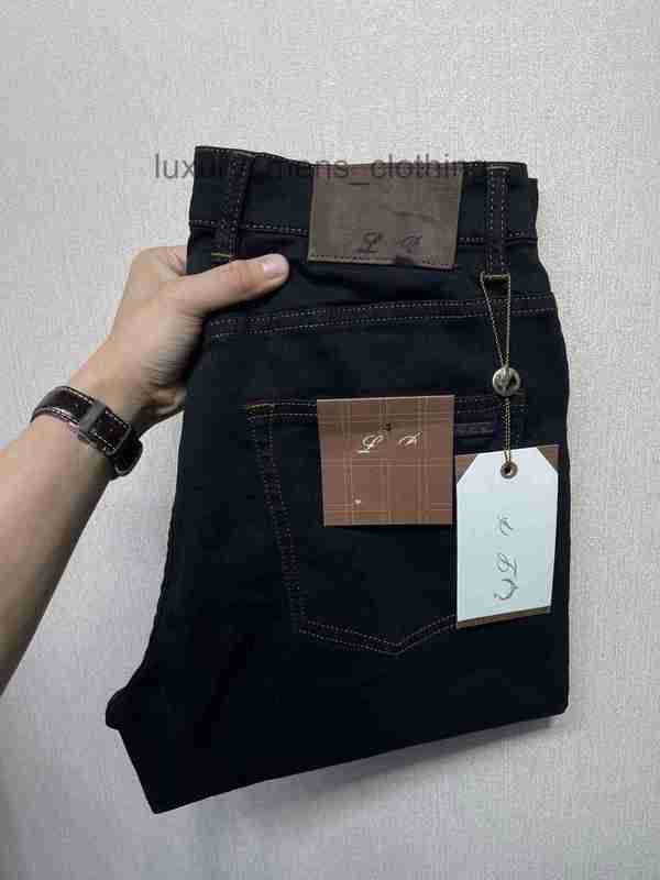 Designer jeans luxury men's jeans Autumn and winter thick denim jeans stylish and slim-fit Combining Vintage Design Elements with Modern Comfort KV54 Men's Jeans